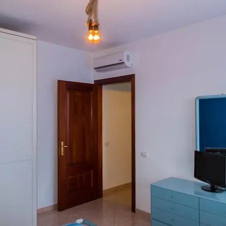 Llucia Bed & Breakfast